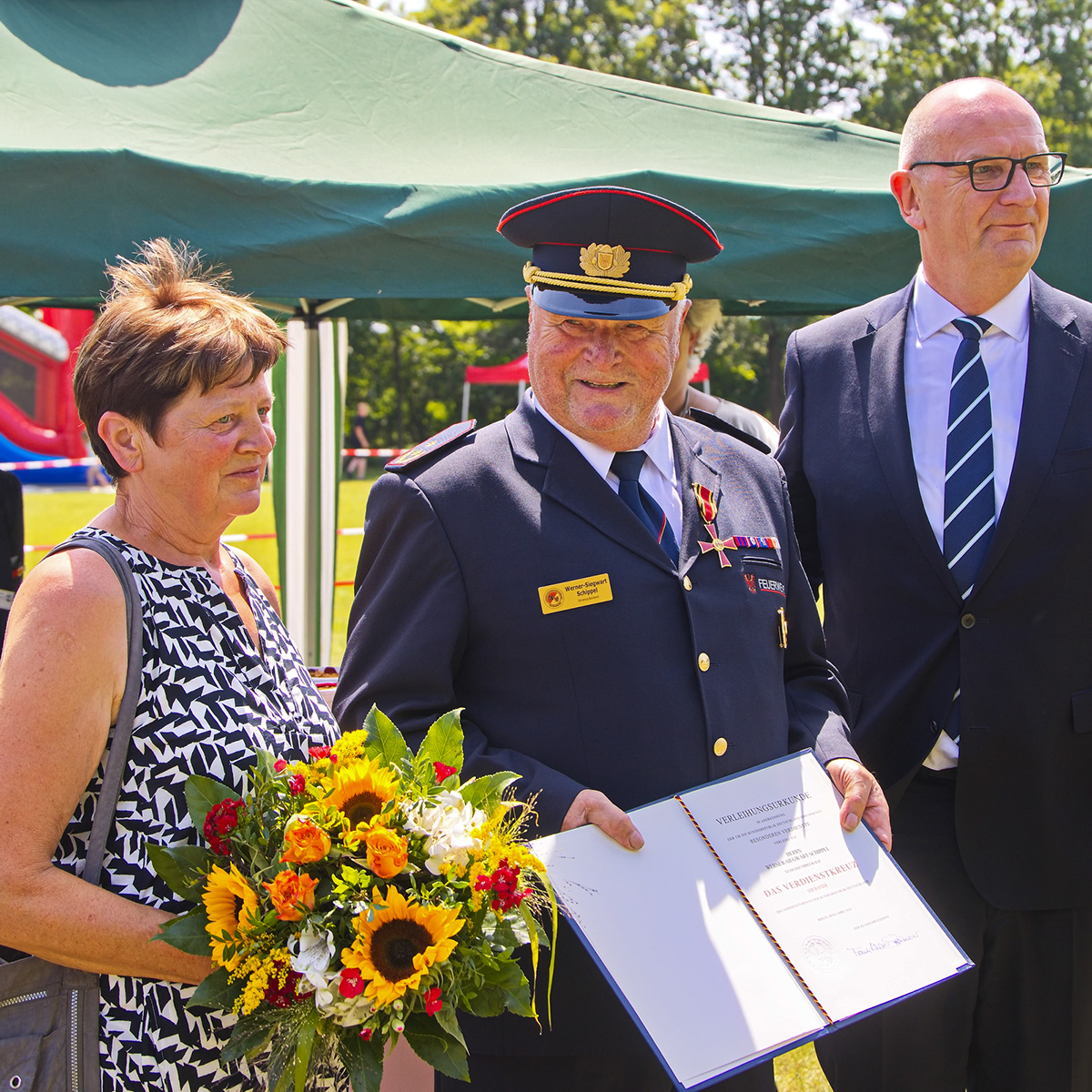 Ehrenpräsident Werner-Siegwart Schippel mit Bundesverdienstkreuz