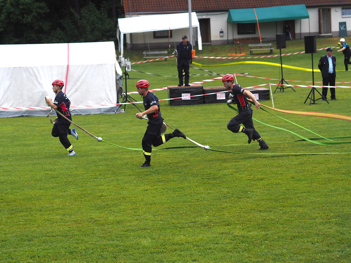 b9d30018-f67b-49a0-8cfc-1005219bed83